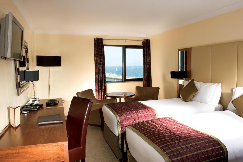 The Royal Marine HotelroomsClassic Sea View Bedroom6