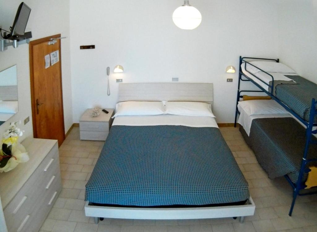 Hotel Atlas  Rooms  Quadruple Room 5