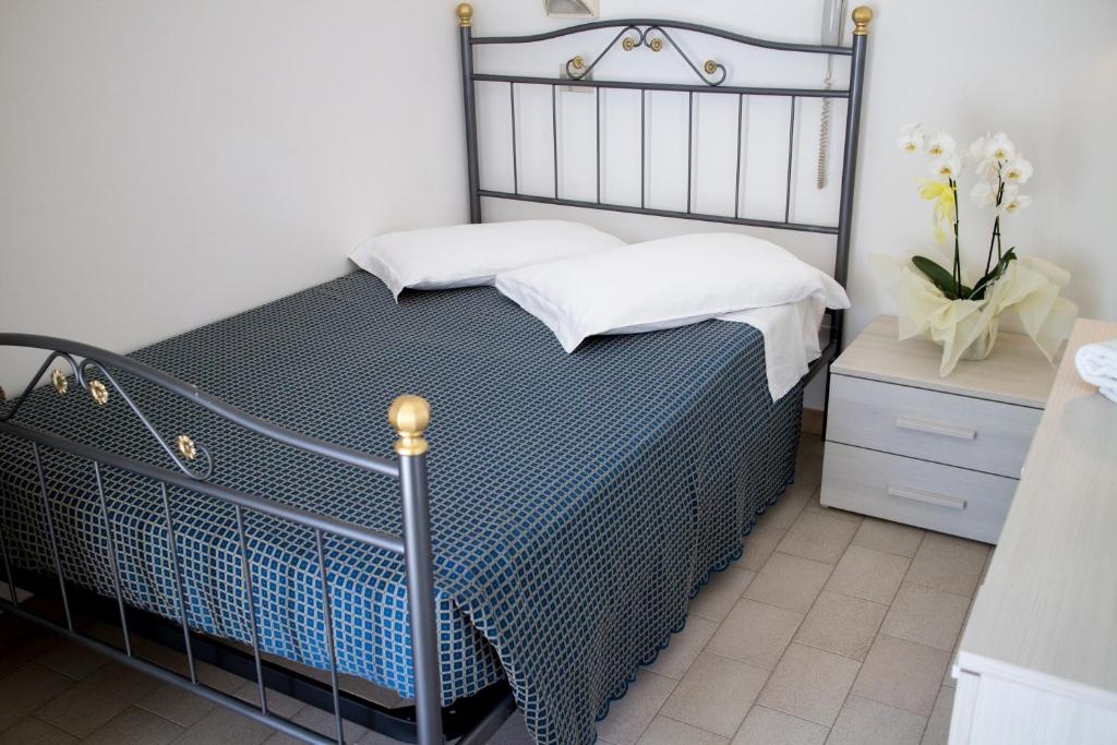 Hotel Atlas  Rooms  Single Room 7