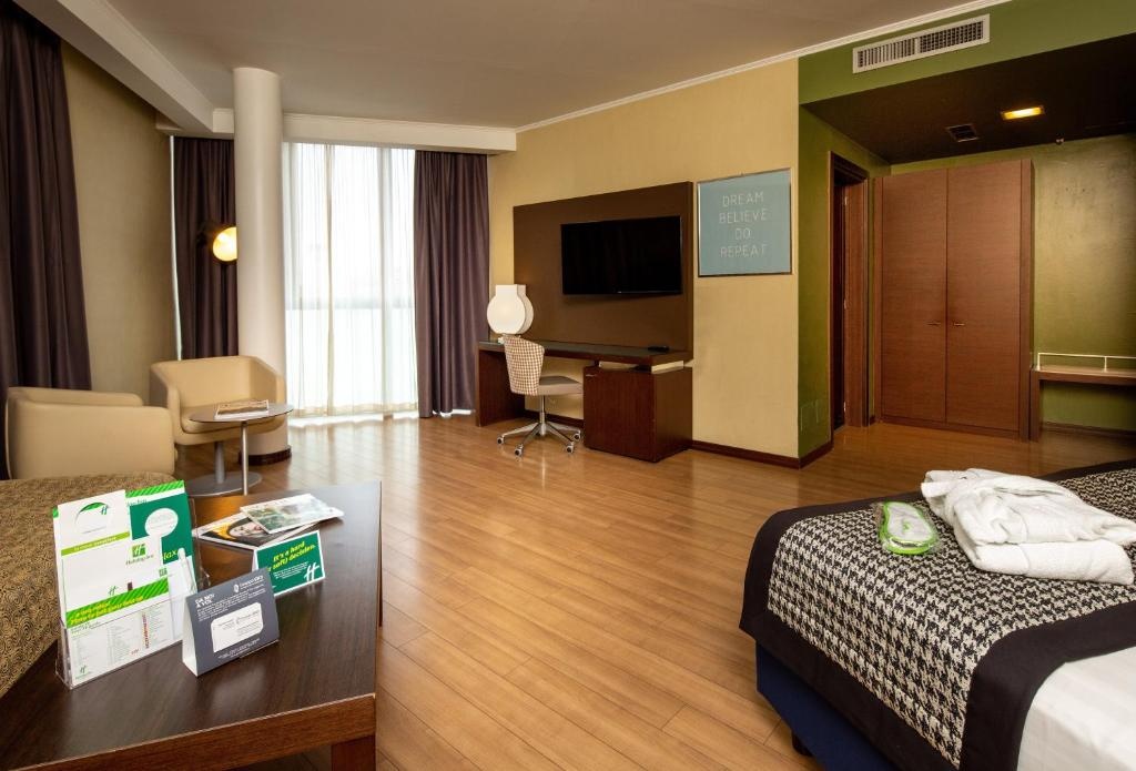 Holiday Inn Turin Corso Franciaroomsrooms Image 1313