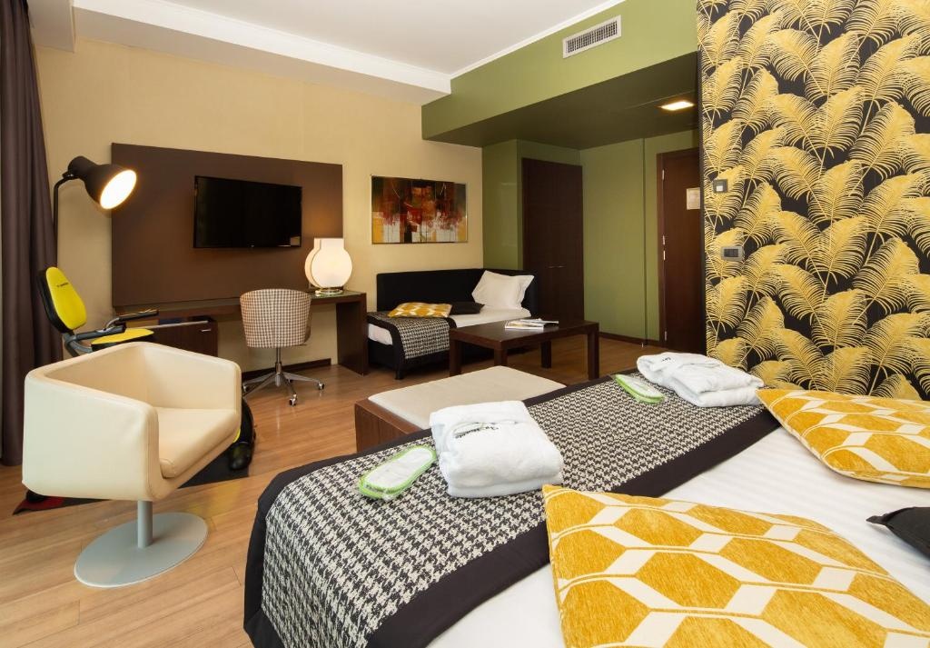 Holiday Inn Turin Corso Franciaroomsrooms Image 66