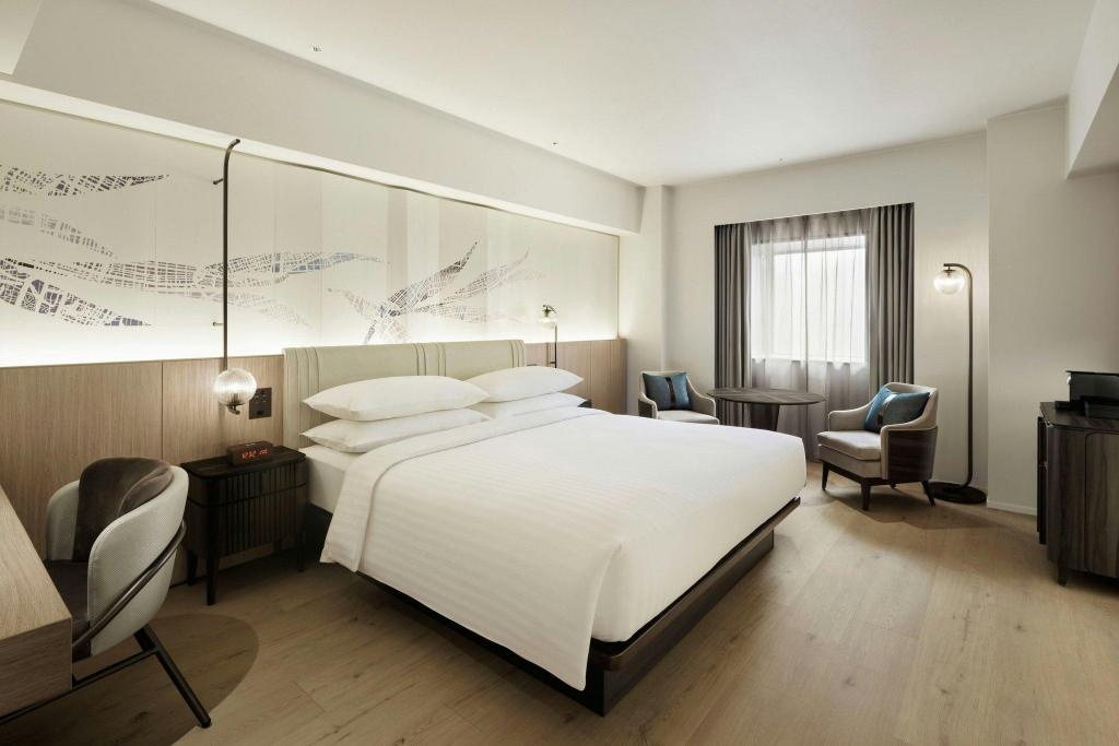 Courtyard By Marriott Tokyo Ginza Hotel  Dining  Premium King Guest Room 1 King Guestroom 15