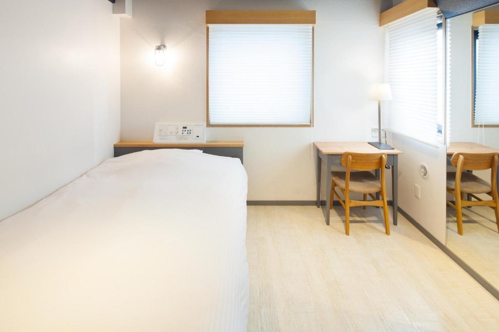 Shinjuku City Hotel NUTS Tokyo  Rooms  Single Room Guestroom 18