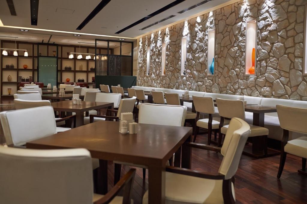 Hotel Sunroute Plaza Shinjuku  Dining  Restaurant 8