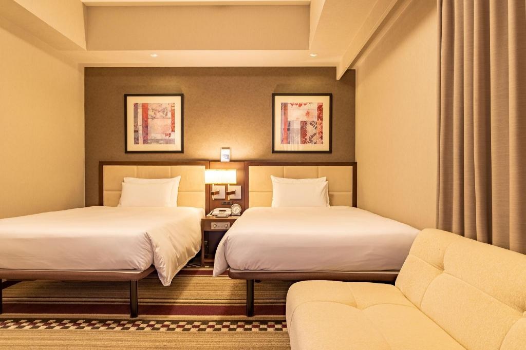 Hotel Sunroute Plaza Shinjuku  Rooms  Twin Room With Sofa Non Smoking Guestroom 18