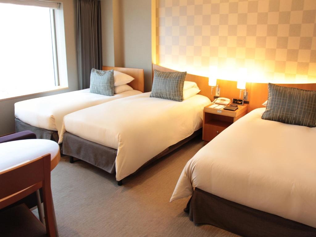 Cerulean Tower Tokyu Hotel A Pan Pacific Partner Hotel  Rooms  Main BuildingStandard FloorSuperiorTriple RoomCity View Non Smoking Bed 48