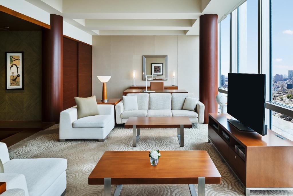 Grand Hyatt Tokyo  Dining  Chairman Suite 2 Queen Beds Guestroom 1