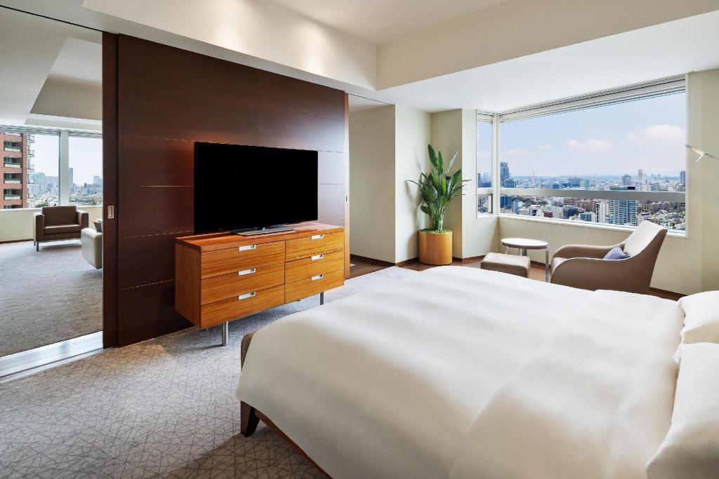 Grand Hyatt Tokyo  Dining  Diplomat Suite 1 King Bed Suite Room 19