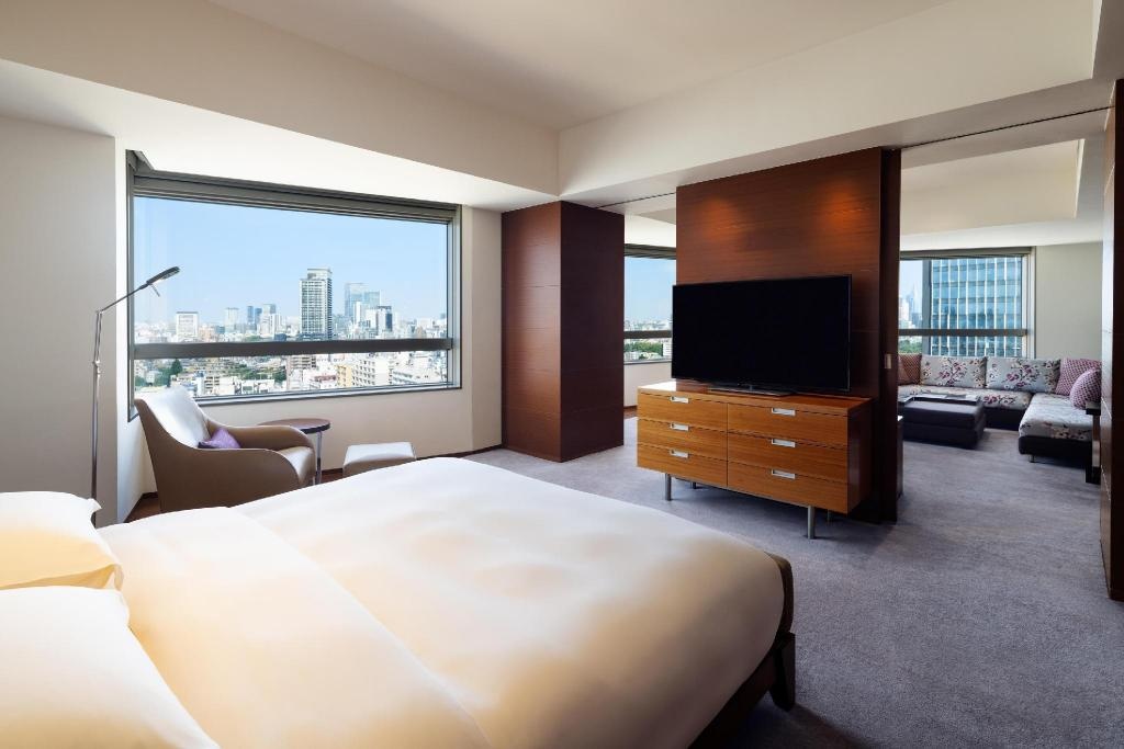 Grand Hyatt Tokyo  Dining  Grand Executive Suite 1 King Bed Suite Room 22