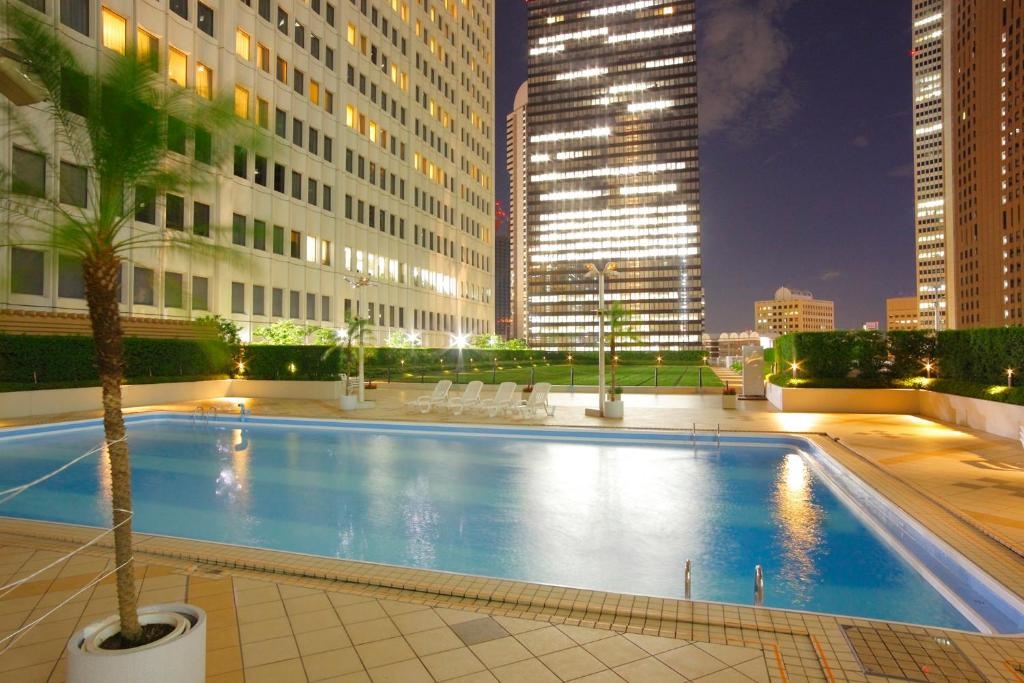 Keio Plaza Hotel Tokyo Premier Grand  Facilities  Swimming Pool 1