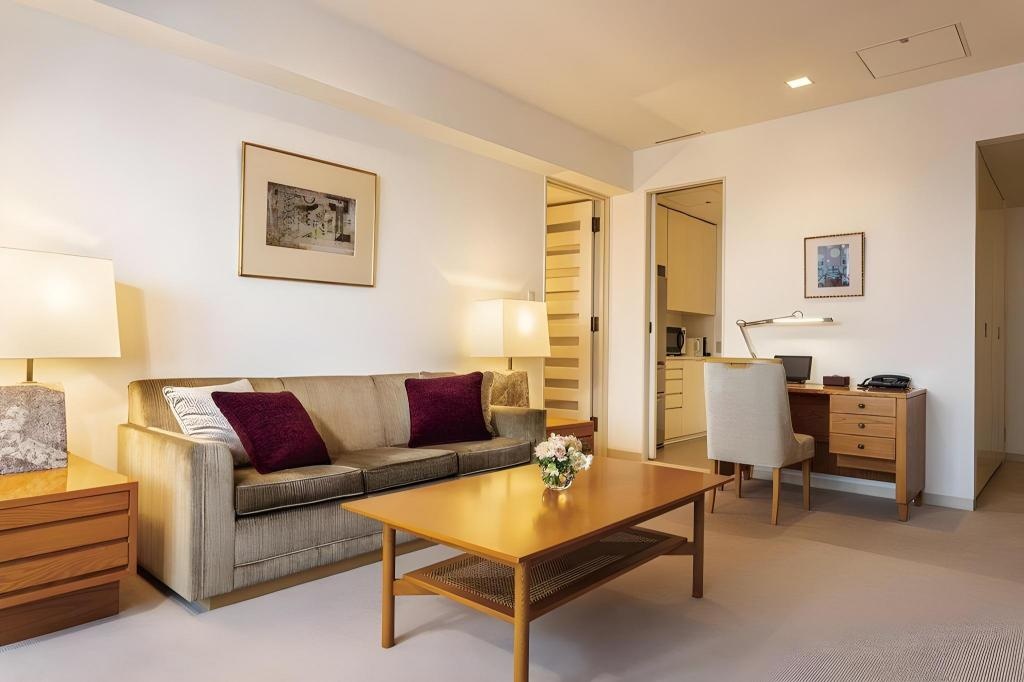 Imperial Hotel Tokyo  Dining  Guestroom 77