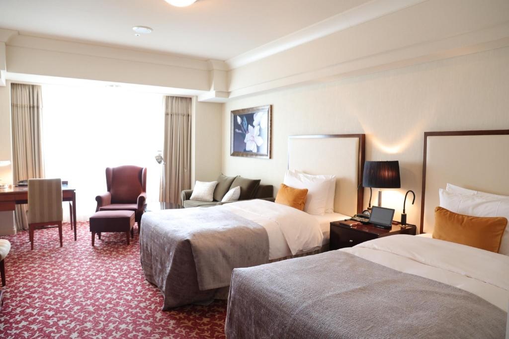 Imperial Hotel Tokyo  Dining  Imperial Floor Deluxe Twin Main Building Guestroom 65