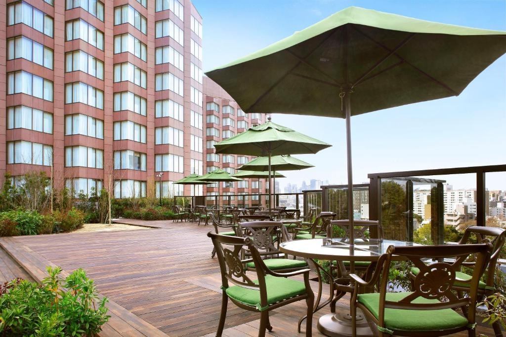 Hotel Chinzanso Tokyo  Facilities  Balconyterrace 23