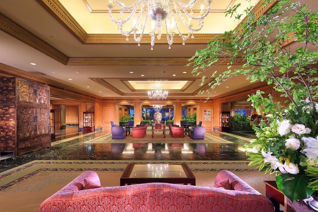 Hotel Chinzanso Tokyo  Property Views  Lobby 4