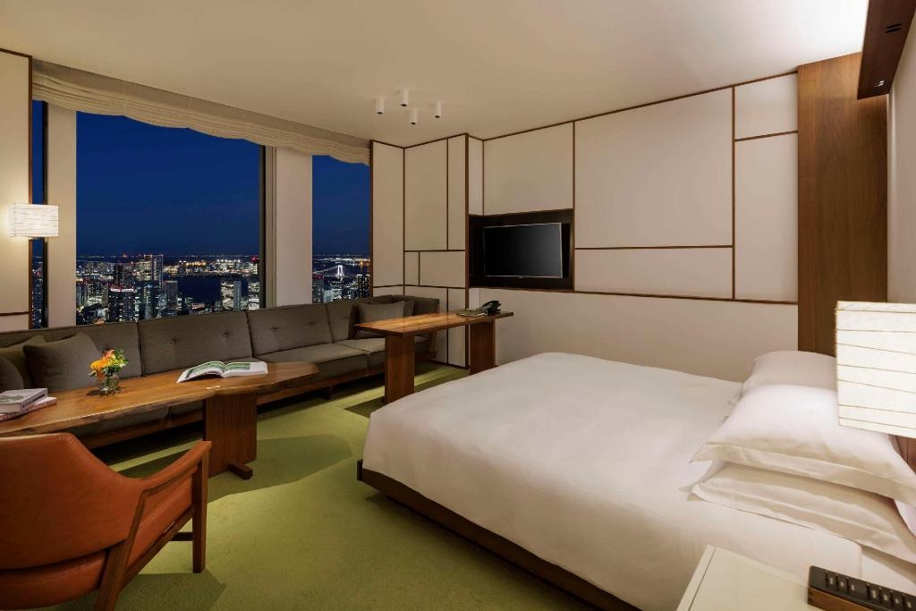 Andaz Tokyo Toranomon Hills  Rooms  1 King Bed Bay View Guestroom 18