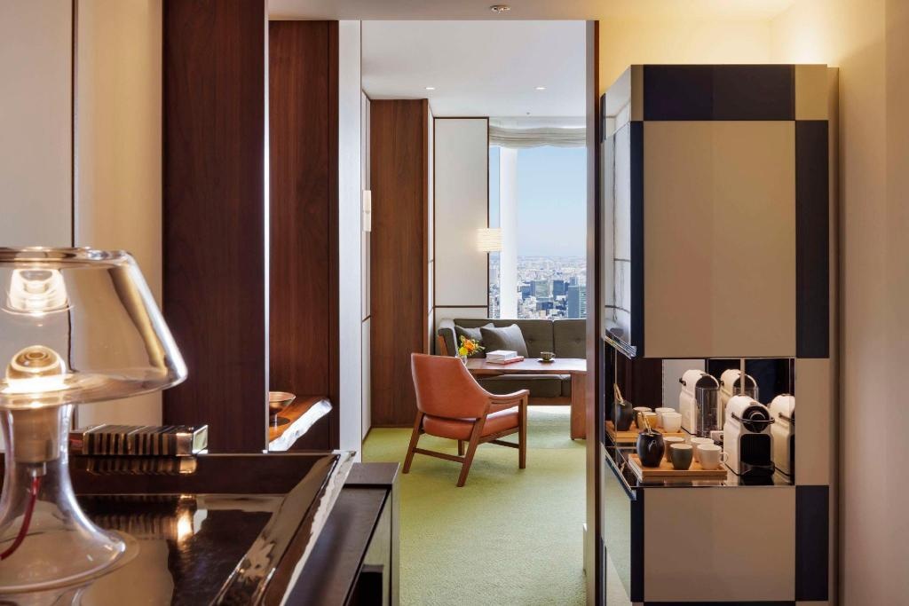 Andaz Tokyo Toranomon Hills  Rooms  1 King Bed Tower View Guestroom 22