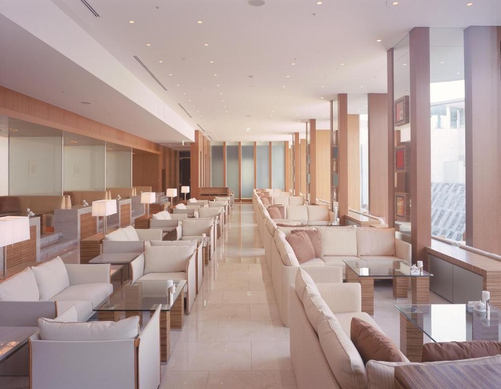 The Prince Park Tower Tokyo Preferred Hotels Resorts LVX Collection  Facilities  Barlounge 17