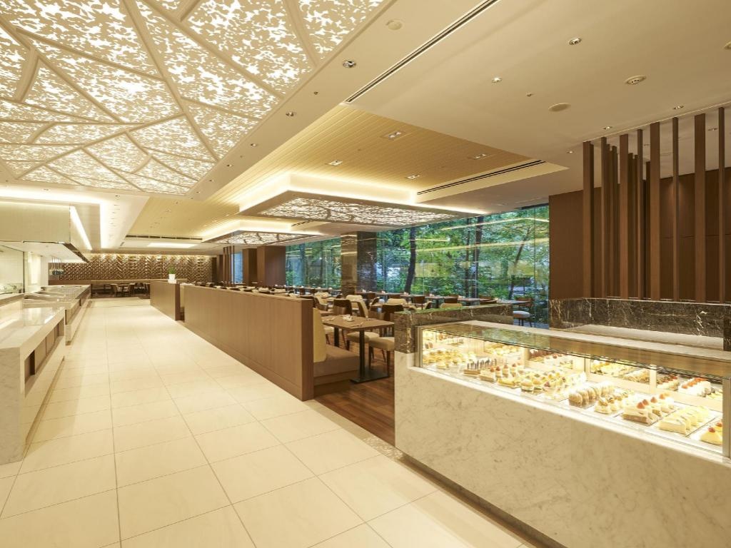 Keio Plaza Hotel Tokyo  Dining  Restaurant 2