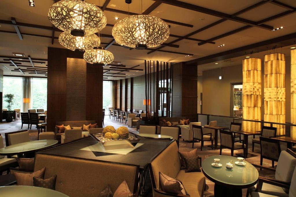 Keio Plaza Hotel Tokyo  Facilities  Barlounge 7