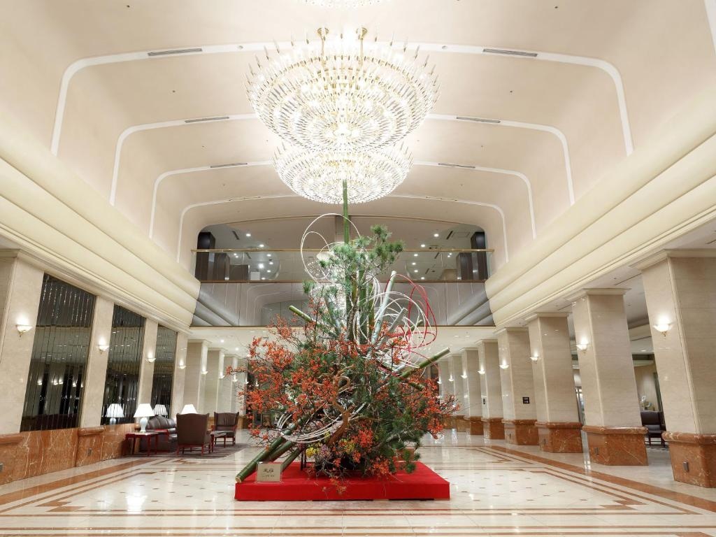Keio Plaza Hotel Tokyo  Property Views  Lobby 4