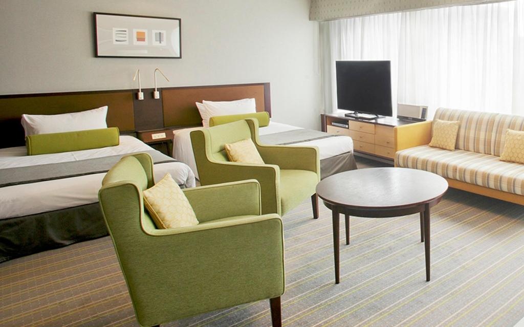 Keio Plaza Hotel Tokyo  Rooms  Luxury Quadruple Room Smoking Bed 83