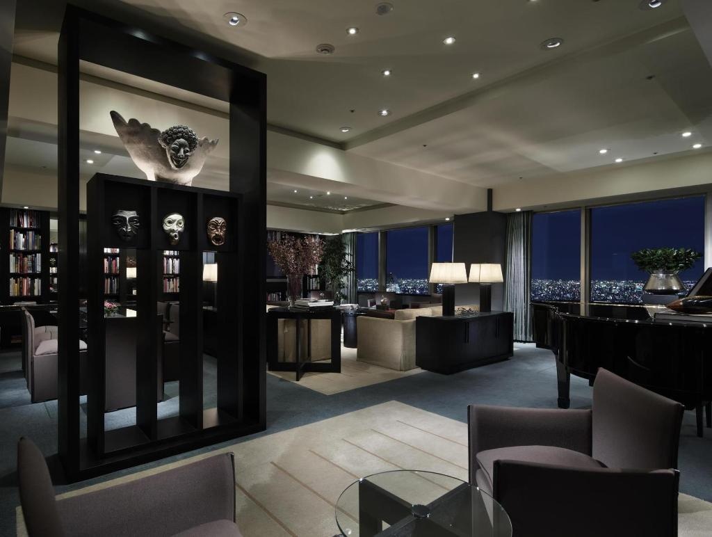 Park Hyatt Tokyo  Dining  Interior View 33