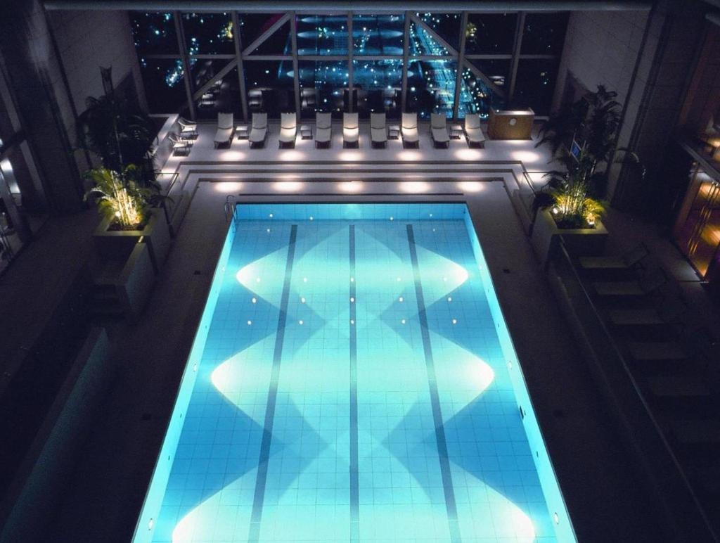 Park Hyatt Tokyo  Dining  Swimming Pool 64