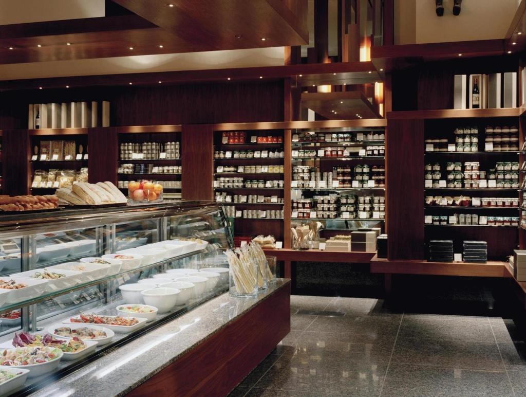 Park Hyatt Tokyo  Facilities  Shops 61