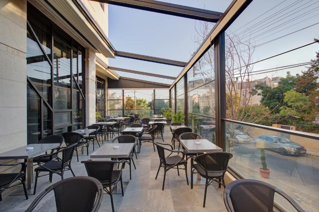 The House Boutique Suites  Dining  Restaurant 13