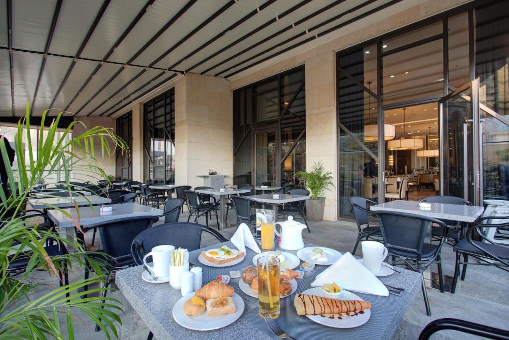 The House Boutique Suites  Dining  Restaurant 5