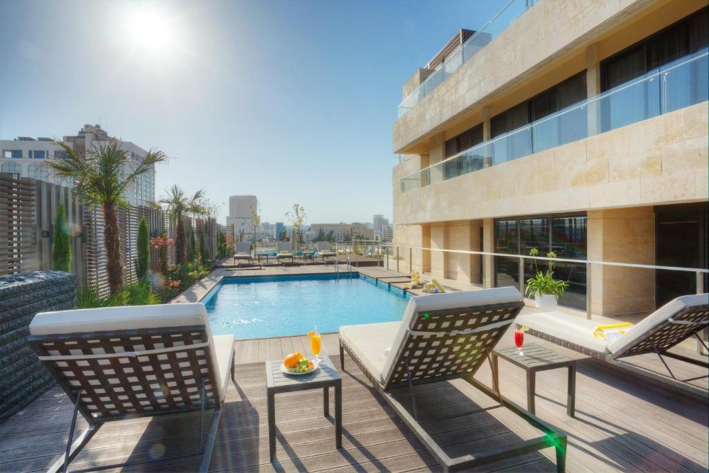 The House Boutique Suites  Facilities  Swimming Pool 4