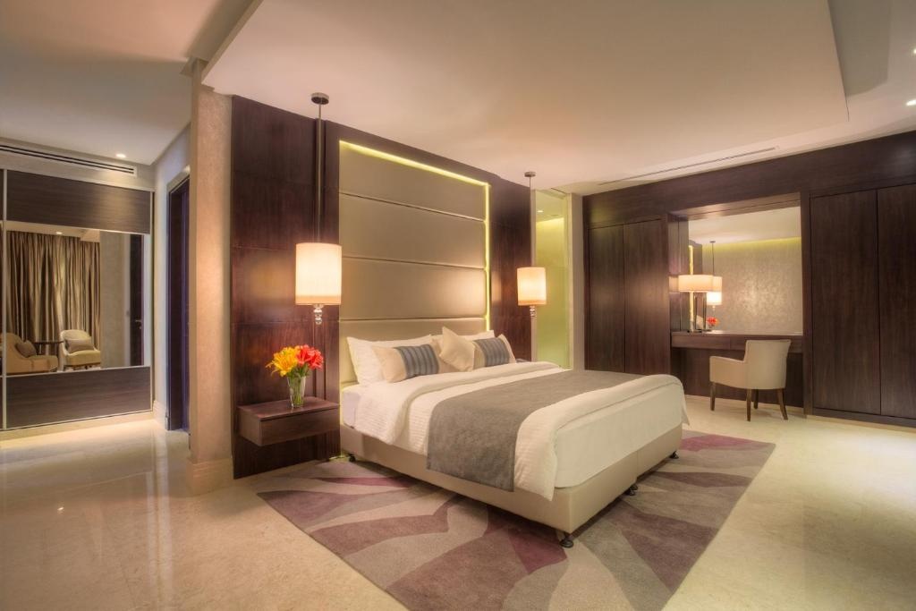 The House Boutique Suites  Rooms  Three Bedroom Royal Suite 4