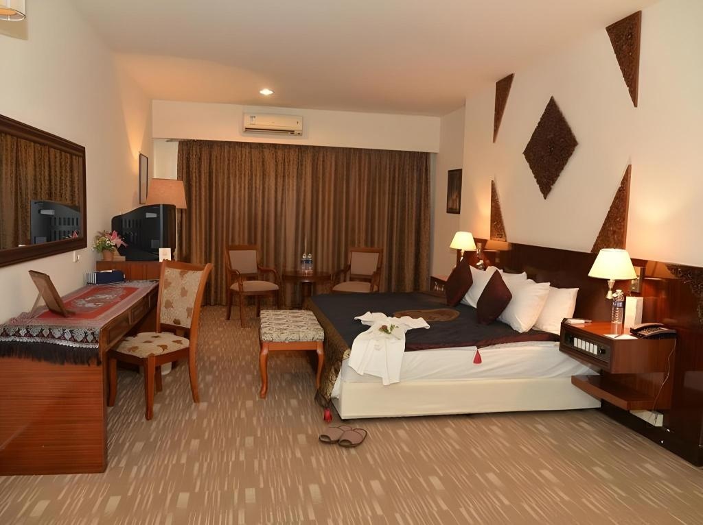 Hotel Riveria  Rooms  Executive Suite 1