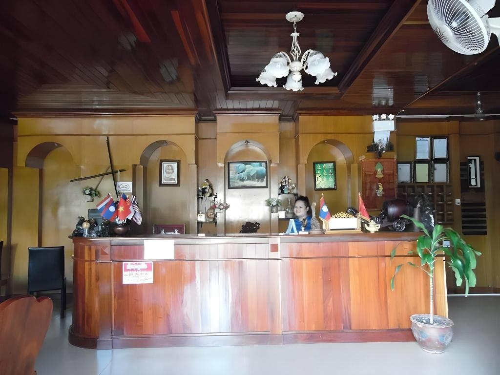 Phou Chang Hotel  Property Views  Reception 8