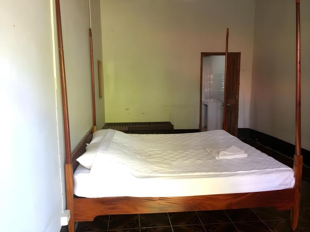 Thakhek Travel Lodge  Rooms  Rooms Image 26 26