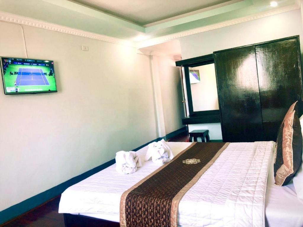 Mekong Hotel  Rooms  Superior Room Double Bed 8