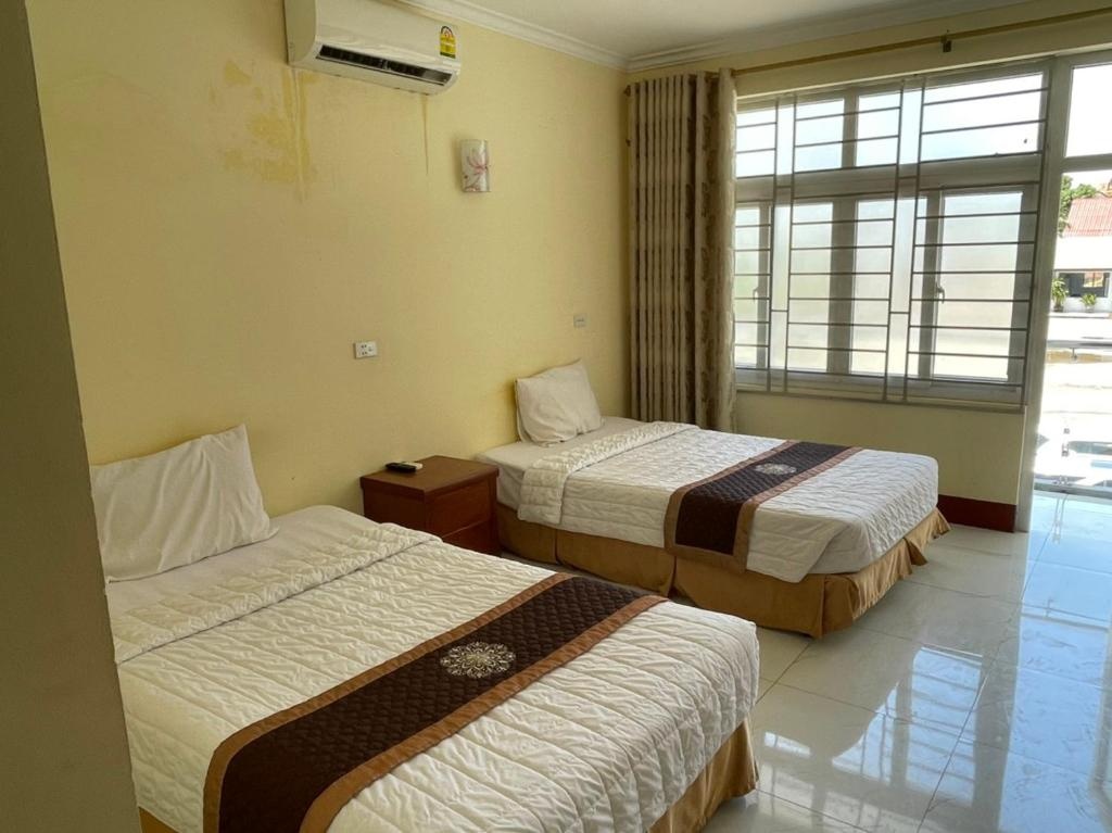 Mekong Hotel  Rooms  Rooms Image 4 4