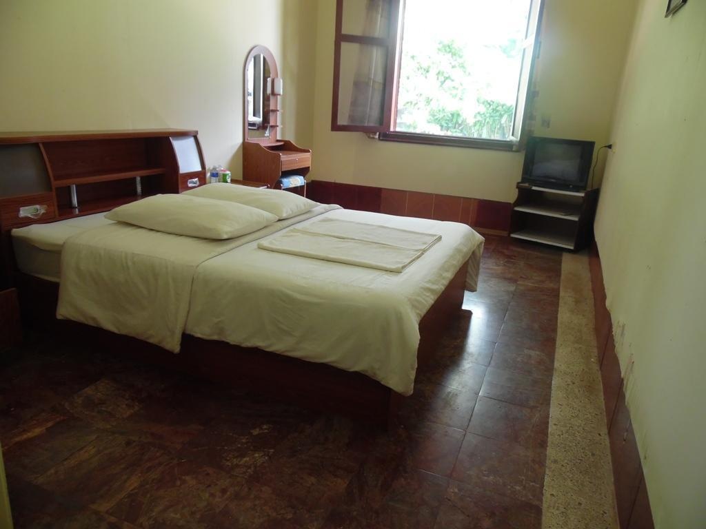 Souksomboun Hotel  Rooms  Standard Double Room 1