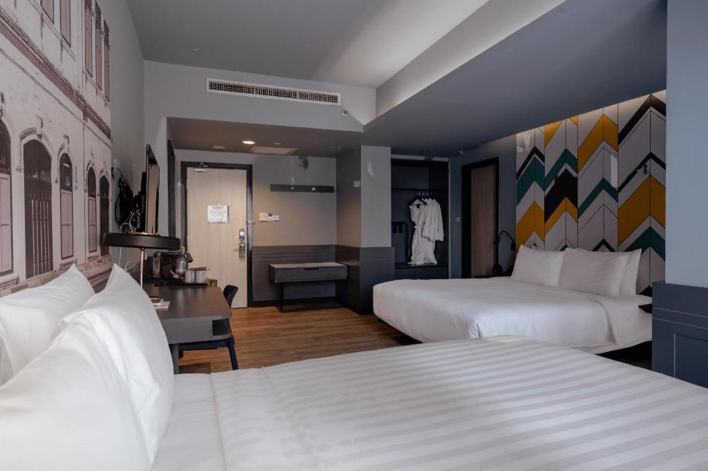 The Kuala Lumpur Journal Hotel  Rooms  Deluxe Family Room Non Smoking Bed 12