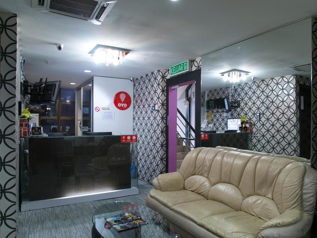 OYO Rooms Jalan Imbi Hong Leong Bank  Property Views  Reception 3