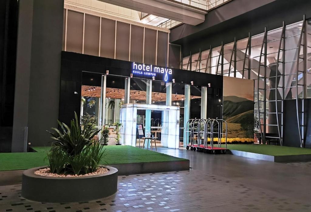 Hotel Maya Kuala Lumpur City Centre  Property Views  Entrance 17