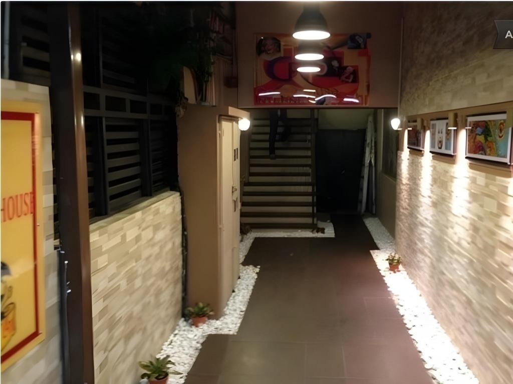 Funky Crib Hotel  Property Views  Interior View 4