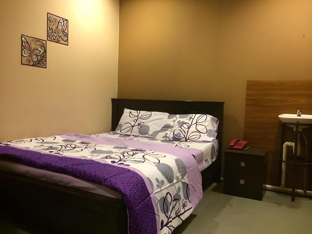 Funky Crib Hotel  Rooms  Double Bed Shared Bathroom 4