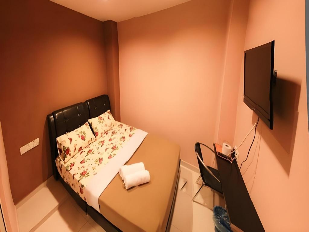 Funky Crib Hotel  Rooms  Rooms Image 2 2