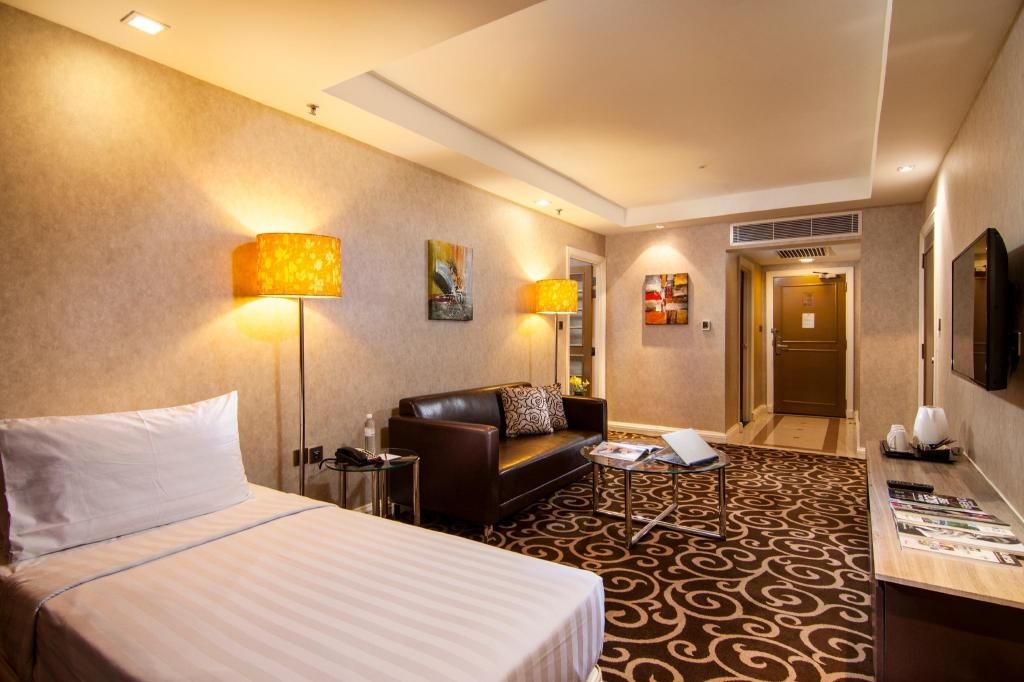 Sunway Putra Hotel Kuala Lumpur  Rooms  Classic Suite Bedroom 15