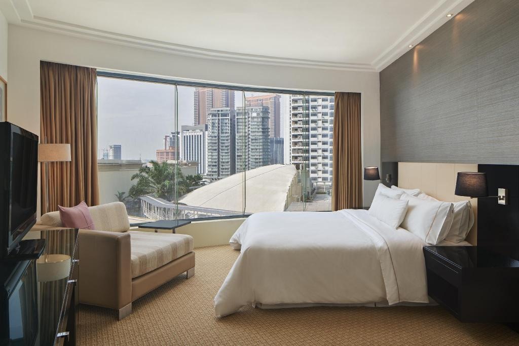 The Westin Kuala Lumpur  Rooms  Two Bedroom Residence Club Lounge Access 2 Bedroom Residence Bed 6