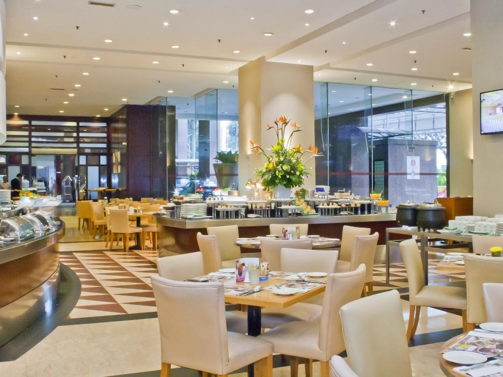 Grand Seasons Hotel  Dining  Dining Image 1 1
