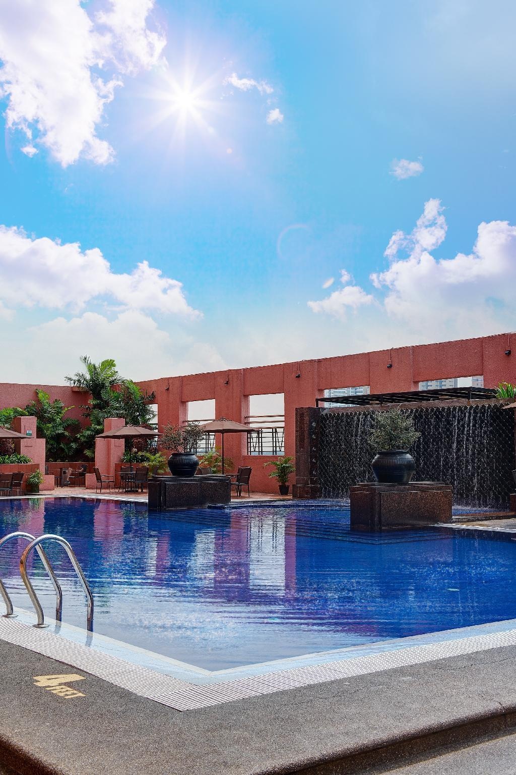 Grand Seasons Hotel  Facilities  Swimming Pool Outdoor 3