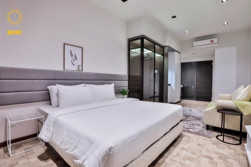 Expressionz Suites By IHost Global  Facilities  Bedroom 14