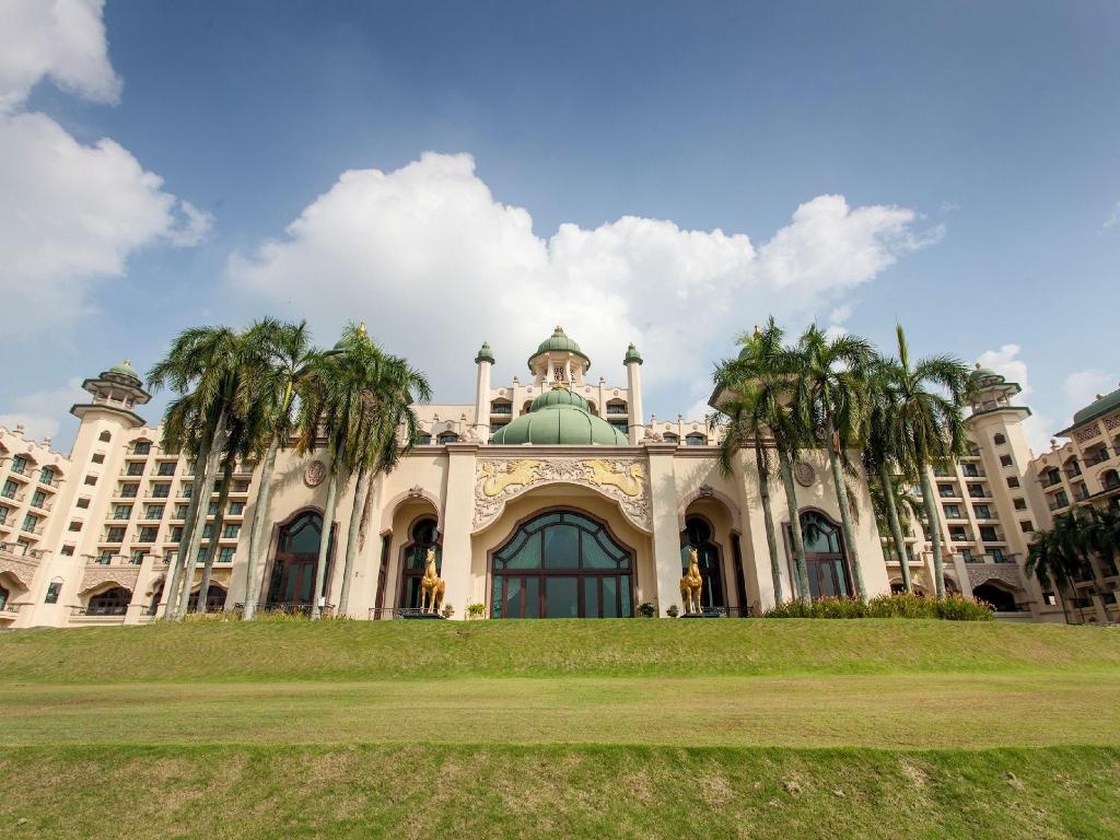 Palace Of The Golden Horses Hotel  Property Views  Exterior View 8